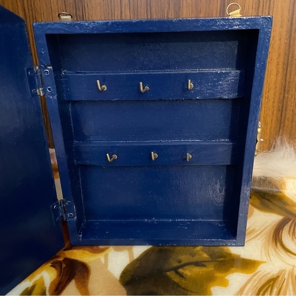 Vintage clown  hidden key holder - Picture 7 of 8